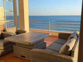 Fantastic penthouse, first line beach, centric